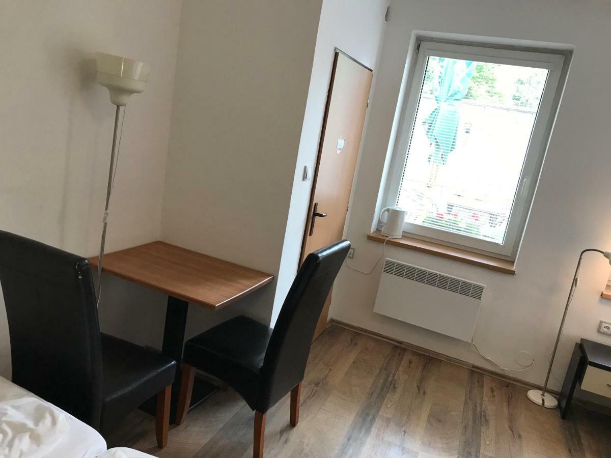 Penzion Nova Hospoda Prag Exteriör bild